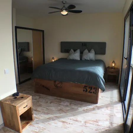 Πανσιόν Guesthouse-theview (adults Only) 4*