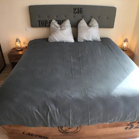 Πανσιόν Guesthouse-theview (adults Only) 4*