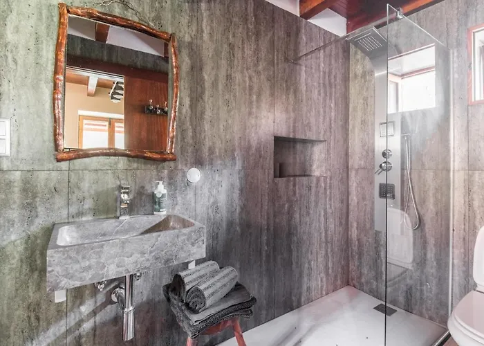 Guesthouse-theview (adults Only) Pensjonat 4*