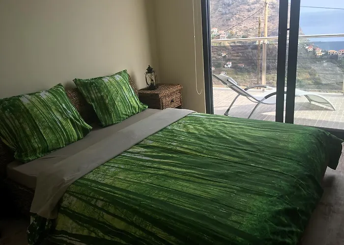 Guesthouse-theview (adults Only) Pensjonat Ribeira Brava