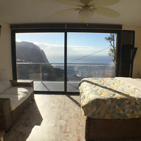 Guesthouse-theview (adults Only) Konukevi