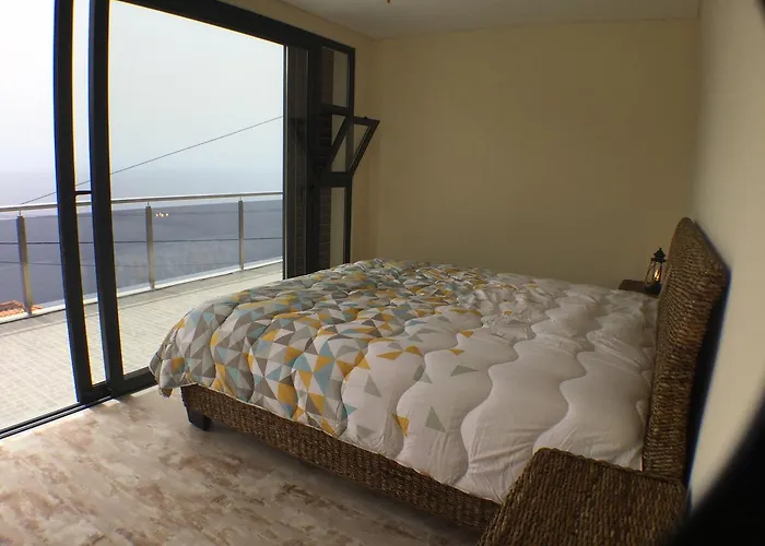 Guesthouse-theview (adults Only) Гостевой дом Рибейра-Брава